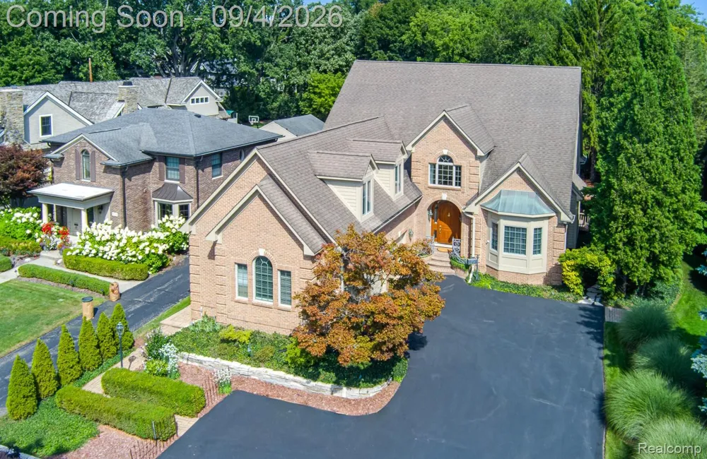 846 Redding Road Birmingham City, MI 48009