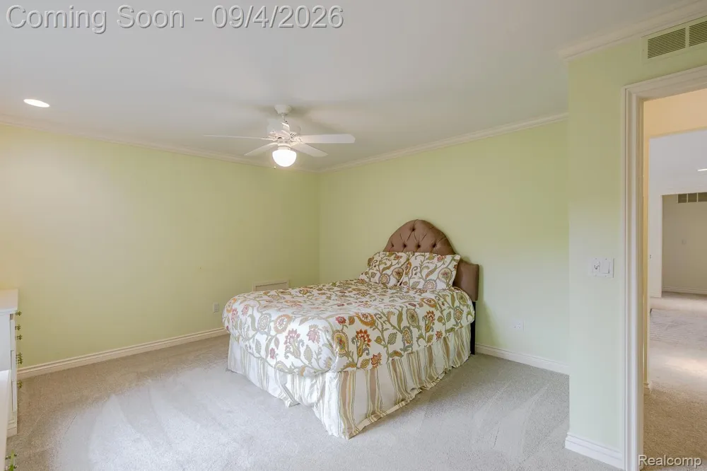 846 Redding Road Birmingham City, MI 48009