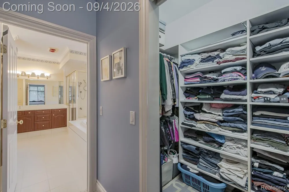 846 Redding Road Birmingham City, MI 48009