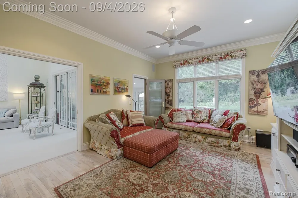 846 Redding Road Birmingham City, MI 48009