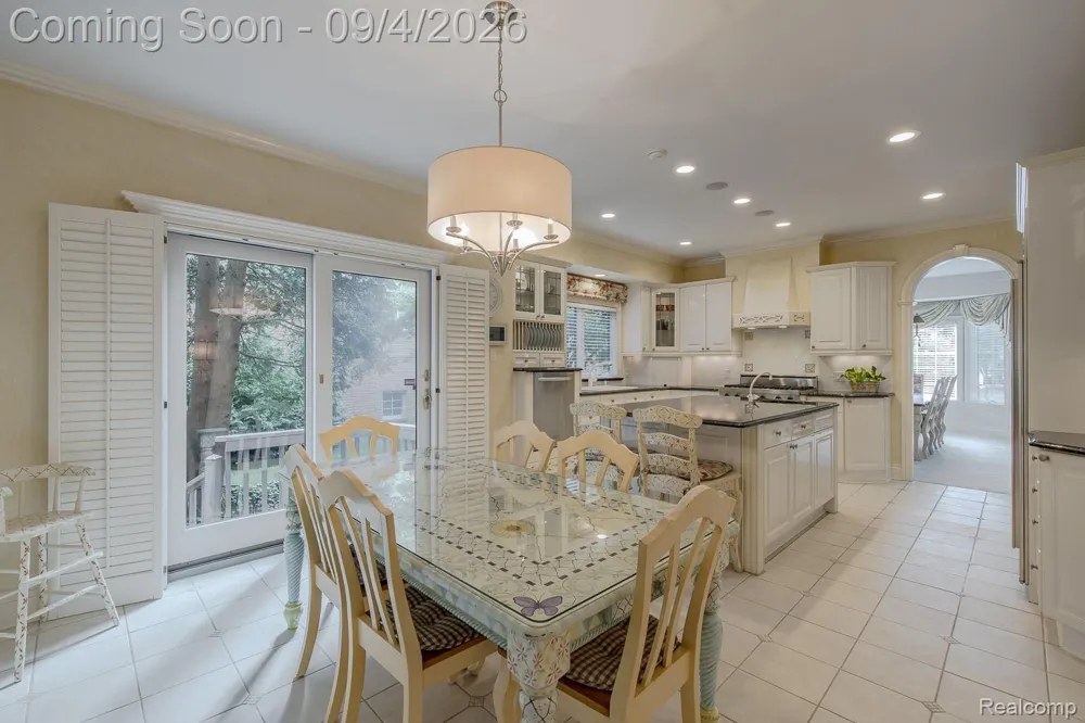 846 Redding Road Birmingham City, MI 48009