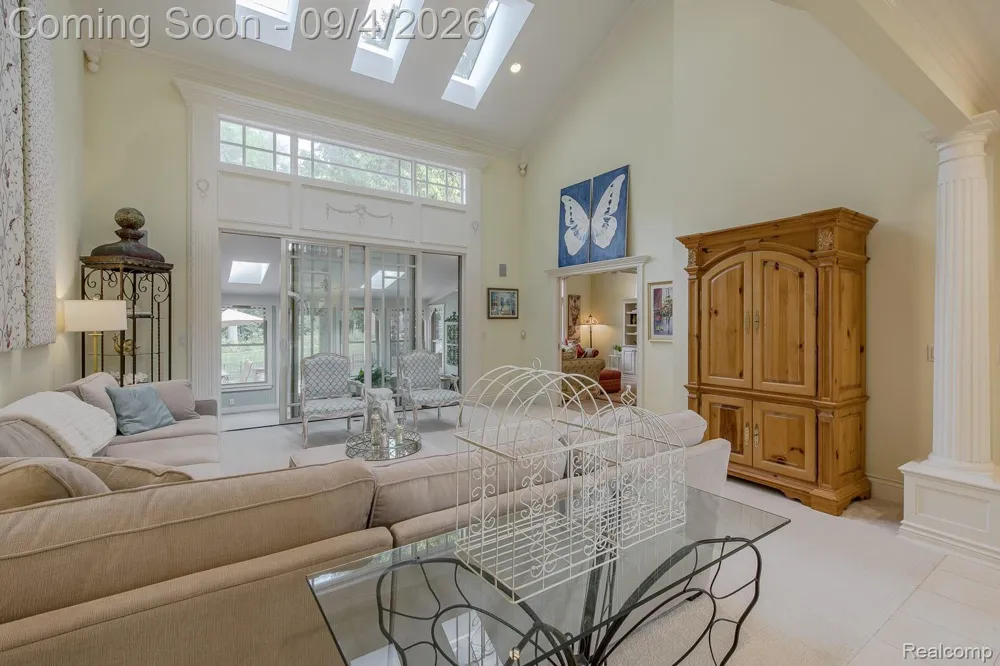 846 Redding Road Birmingham City, MI 48009