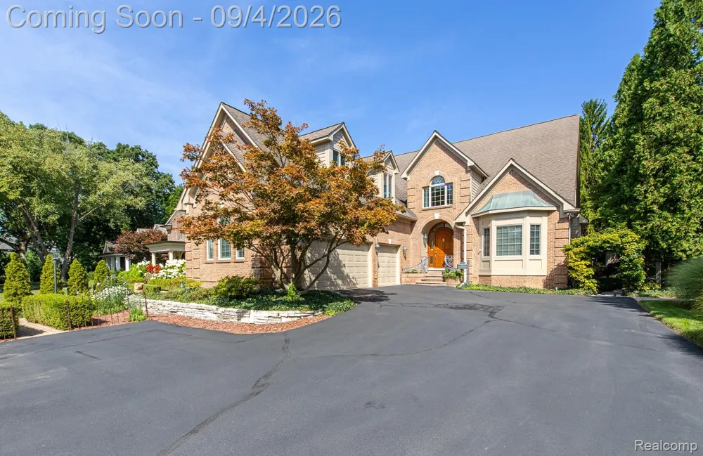 846 Redding Road Birmingham City, MI 48009