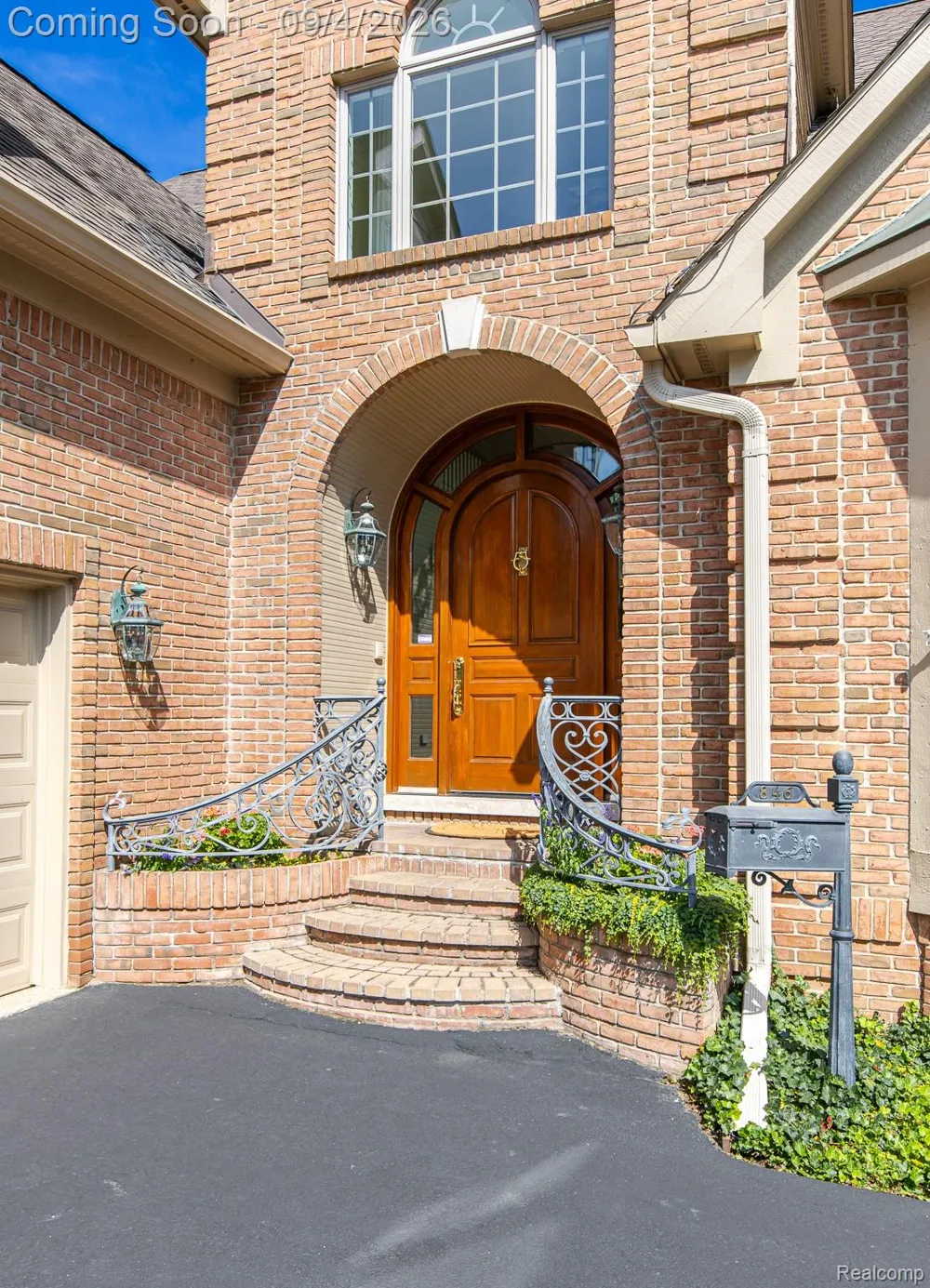 846 Redding Road Birmingham City, MI 48009