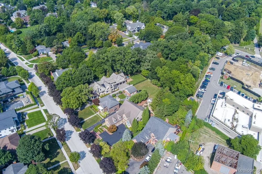846 Redding Road Birmingham City, MI 48009