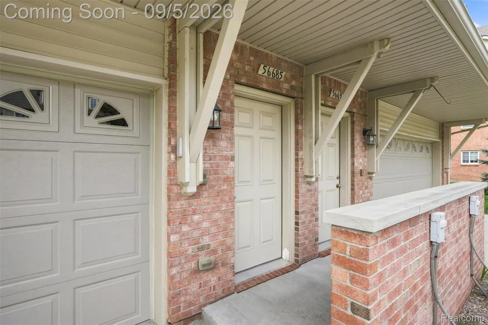 56685 Long Island Drive Shelby Charter Township, MI 48316