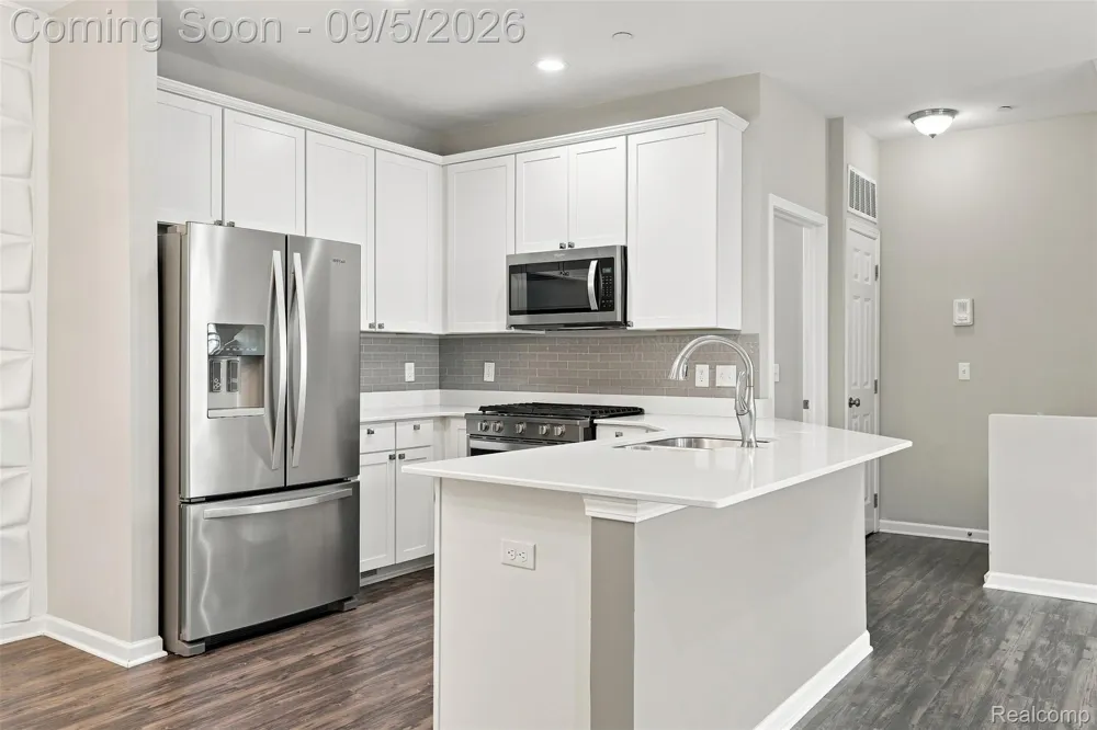 56685 Long Island Drive Shelby Charter Township, MI 48316