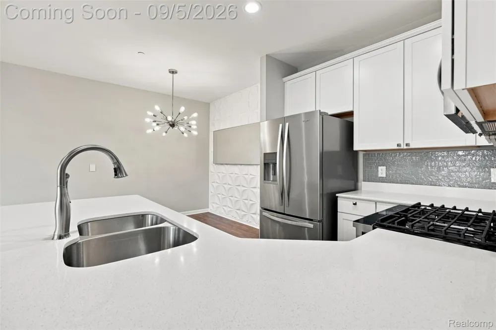 56685 Long Island Drive Shelby Charter Township, MI 48316