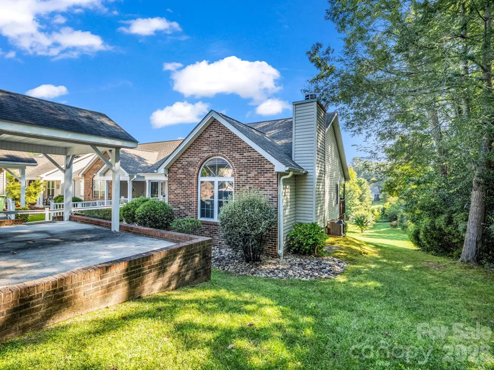 59 S Woodridge View Court Hendersonville, NC 28791