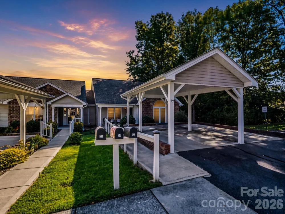 59 S Woodridge View Court Hendersonville, NC 28791