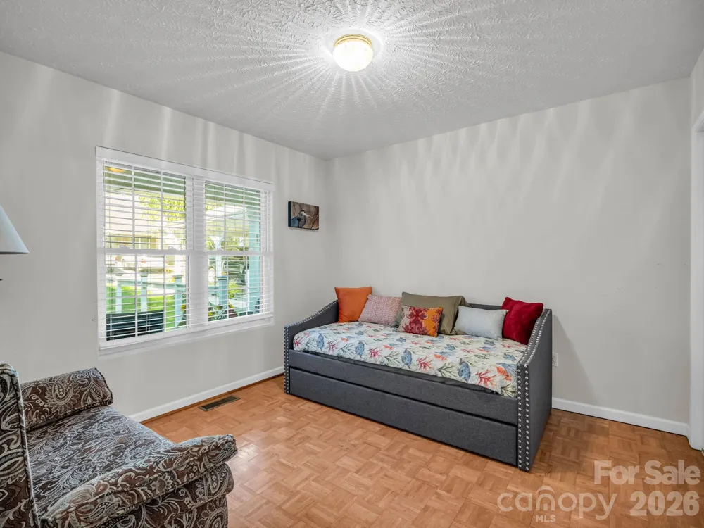 59 S Woodridge View Court Hendersonville, NC 28791