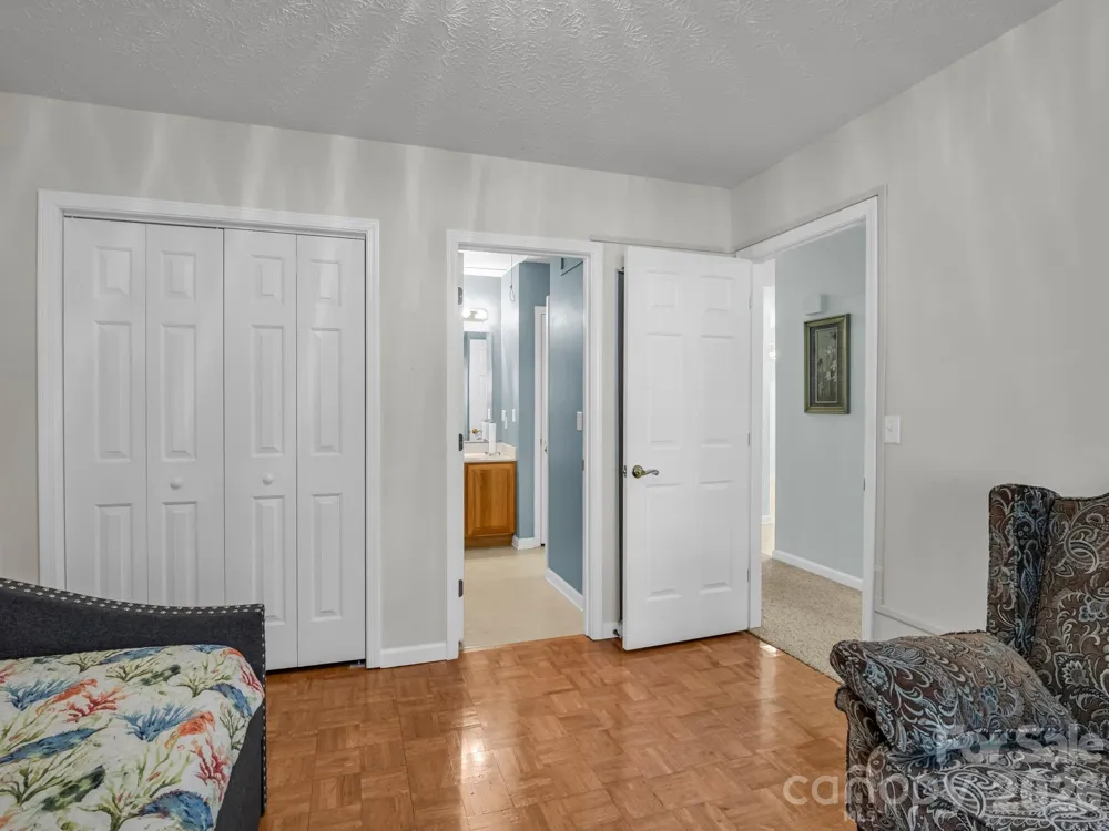 59 S Woodridge View Court Hendersonville, NC 28791