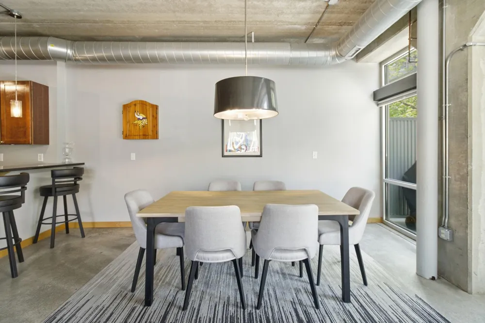 710 4th St #W114 Minneapolis, MN 55401