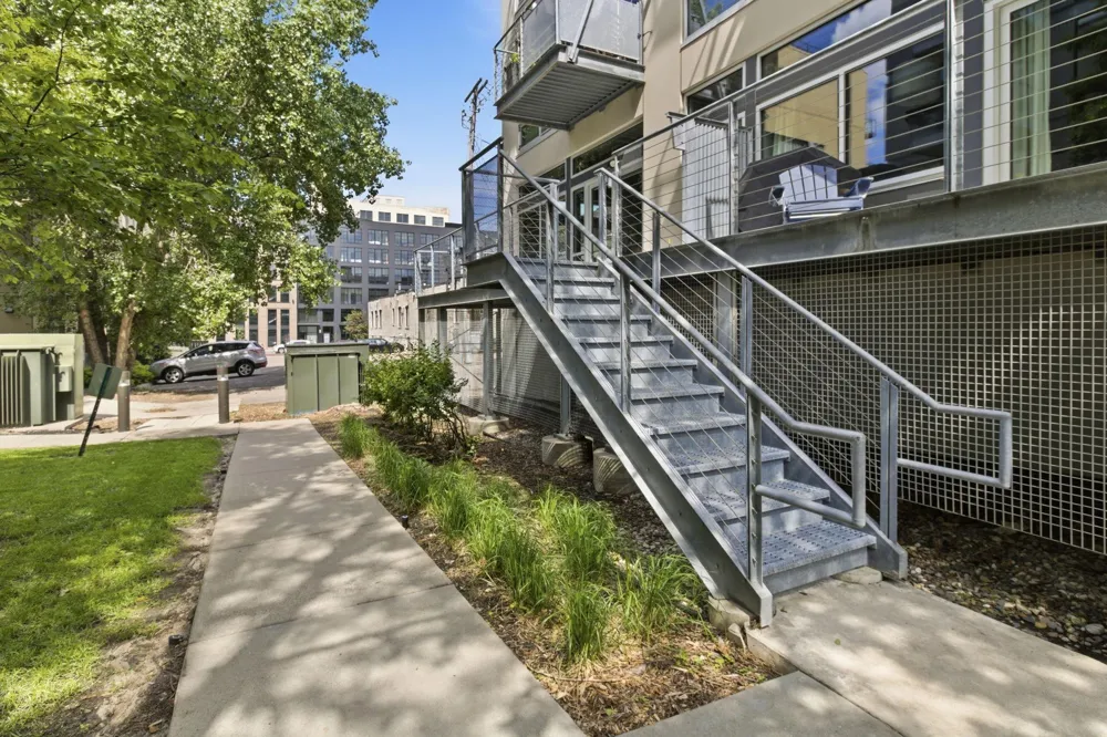 710 4th St #W114 Minneapolis, MN 55401