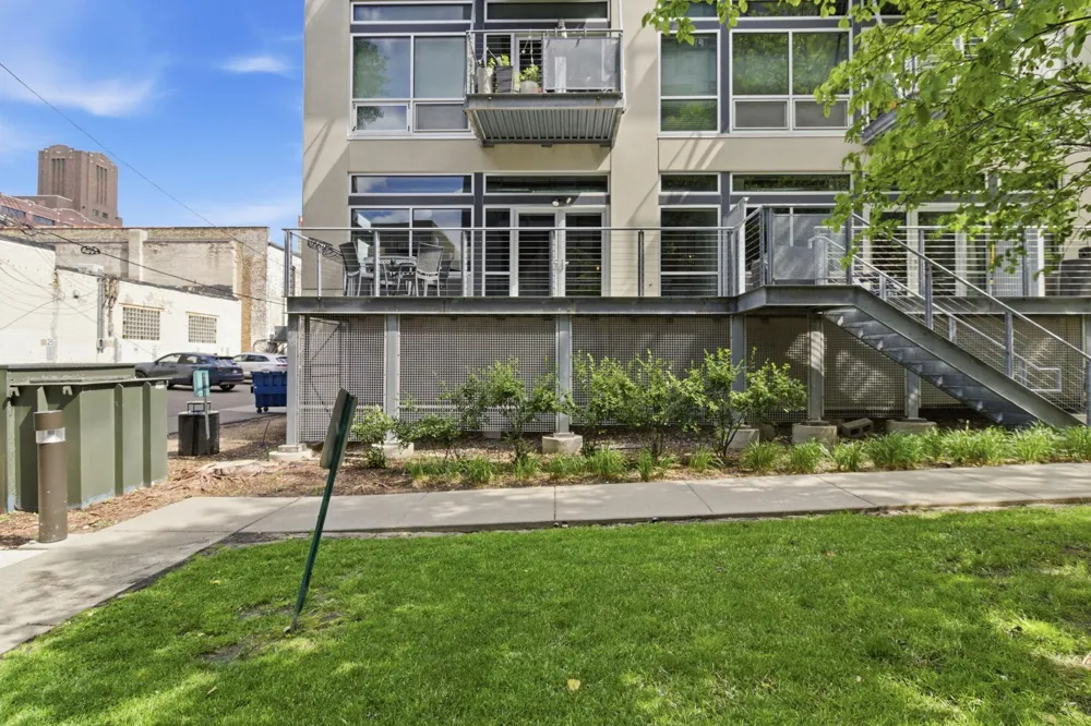 710 4th St #W114 Minneapolis, MN 55401