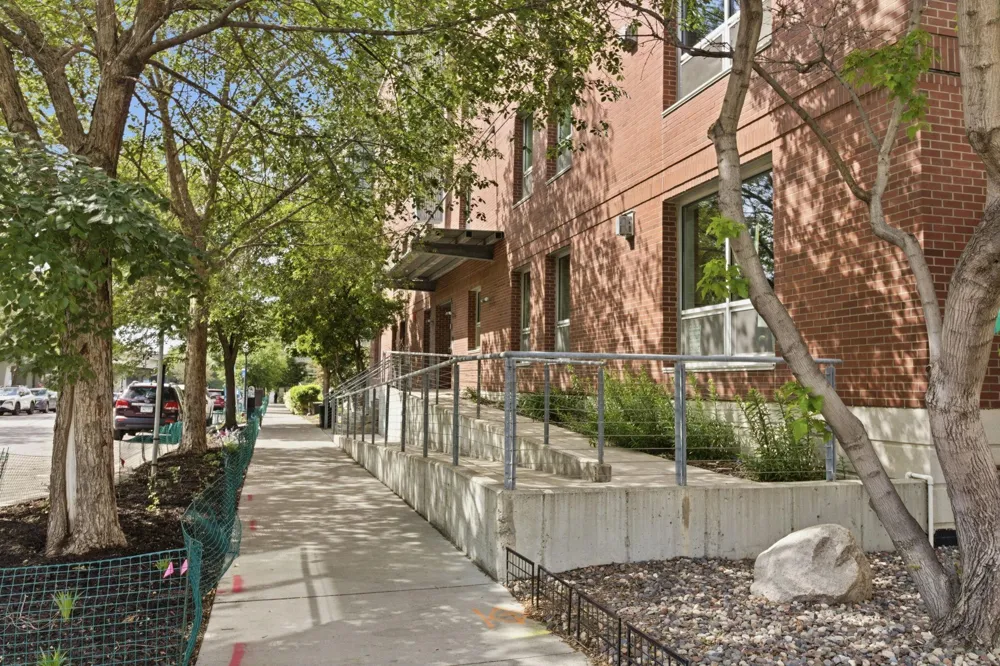 710 4th St #W114 Minneapolis, MN 55401
