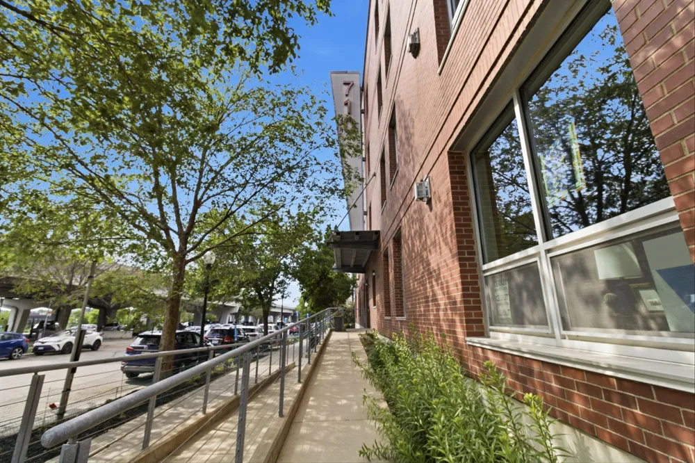 710 4th St #W114 Minneapolis, MN 55401