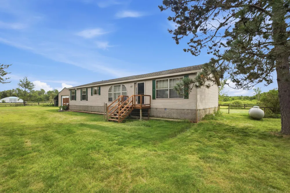8165 56th Street SW Staples, MN 56479