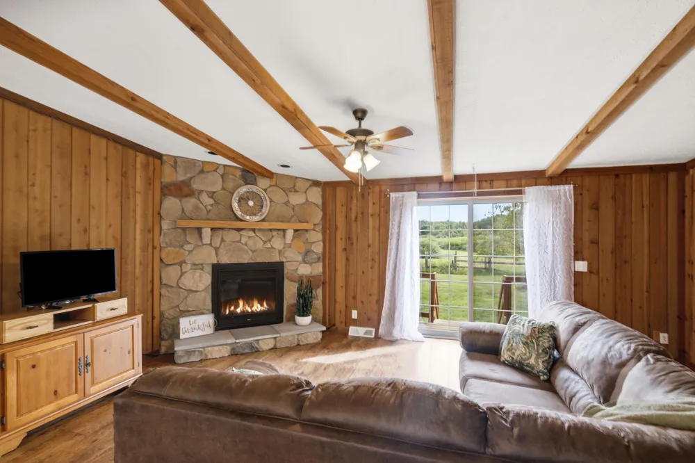8165 56th Street SW Staples, MN 56479