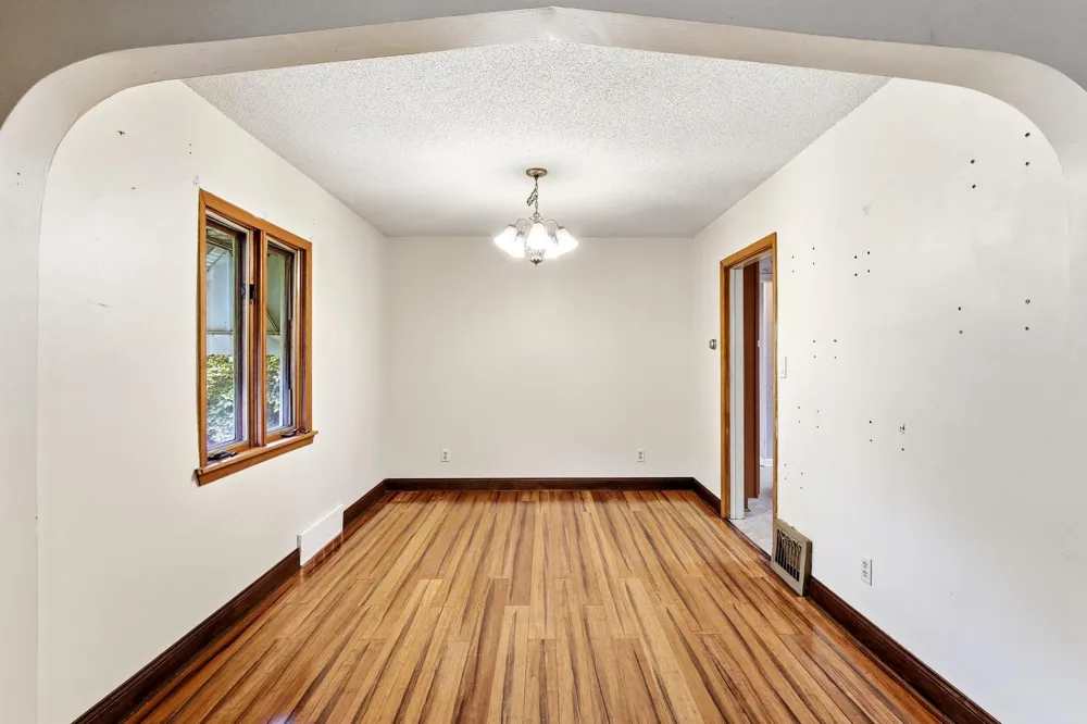 242 Park Street W South Saint Paul, MN 55075