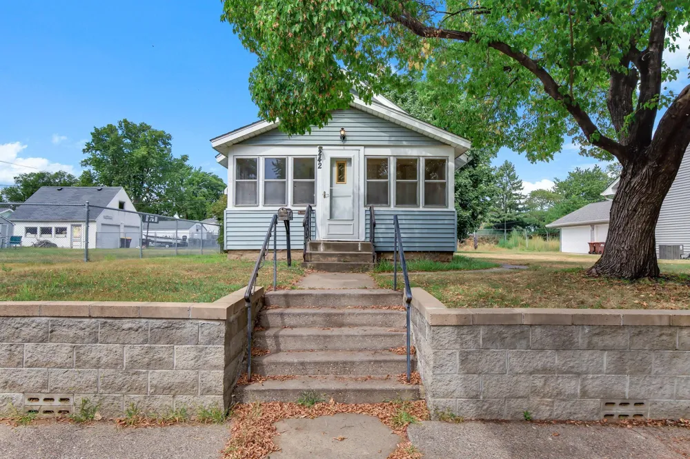 242 Park Street W South Saint Paul, MN 55075