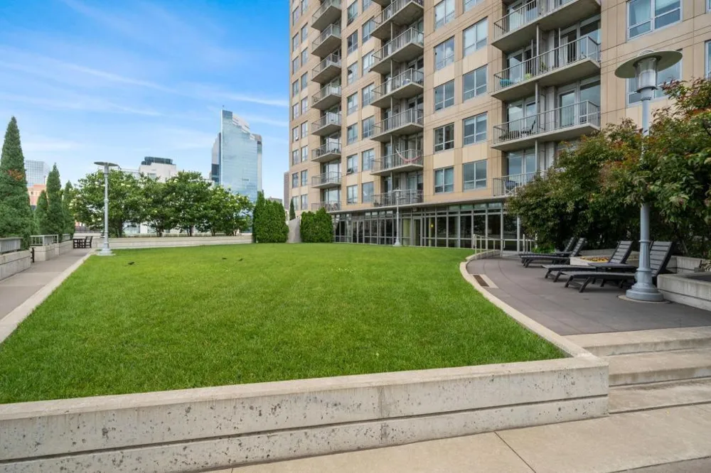 929 Portland Ave #1310 Minneapolis, MN 55404