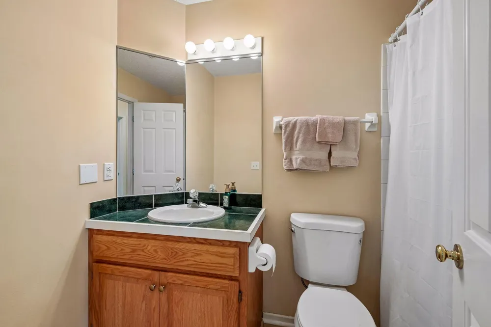 8810 Pointe Vista Drive Victoria, MN 55386