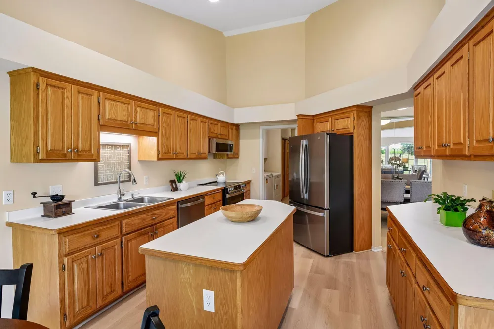 8810 Pointe Vista Drive Victoria, MN 55386