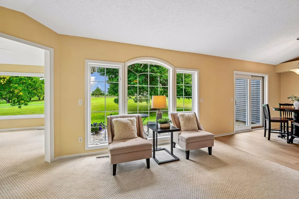 8810 Pointe Vista Drive Victoria, MN 55386