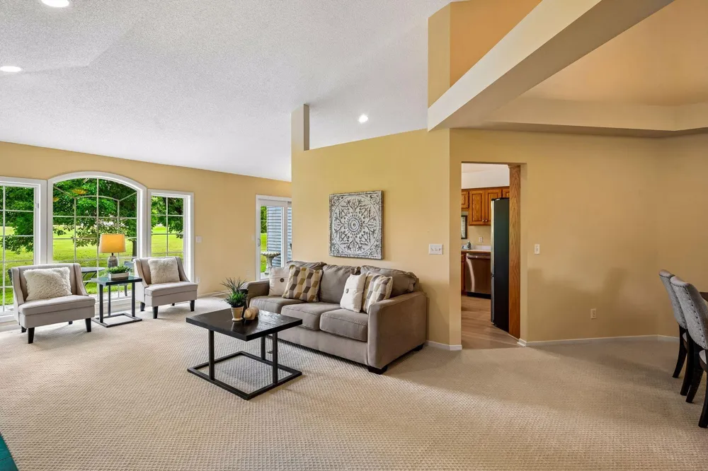 8810 Pointe Vista Drive Victoria, MN 55386