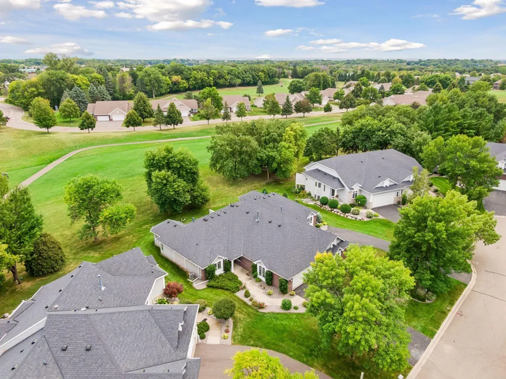 8810 Pointe Vista Drive Victoria, MN 55386