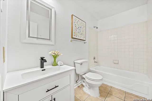 5006 Kenton Trce San Antonio, TX 78240