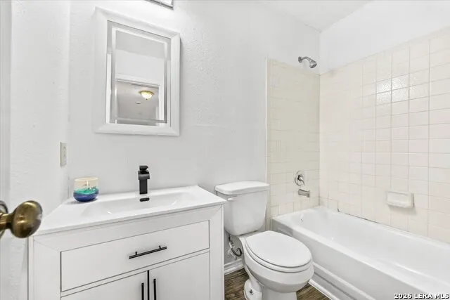 5006 Kenton Trce San Antonio, TX 78240
