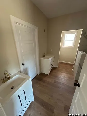 504 HICKORY ST Jourdanton, TX 78026