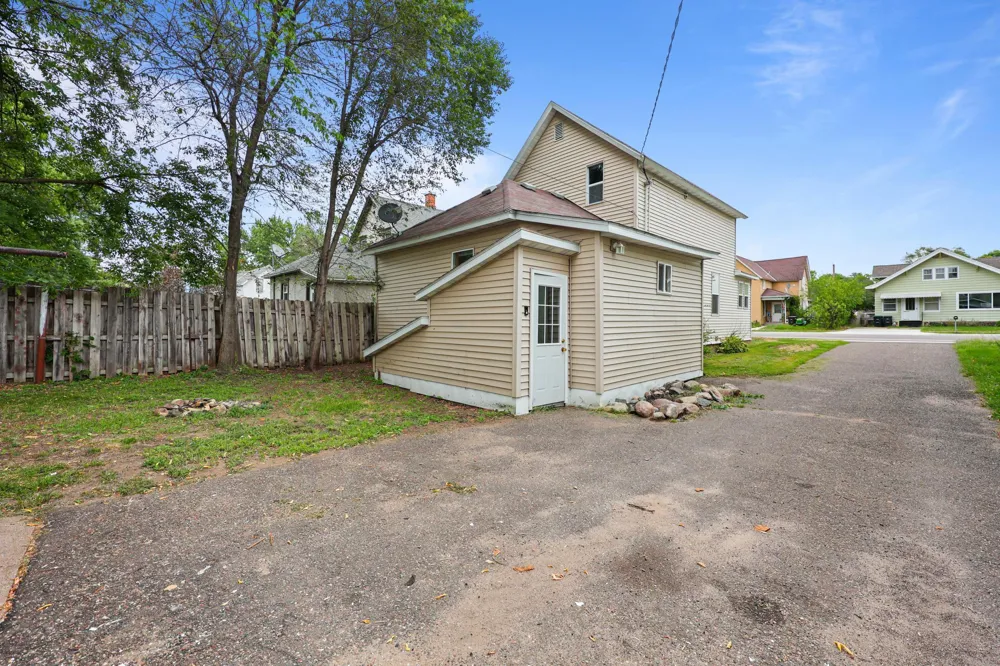 413 4th Street NE Little Falls, MN 56345