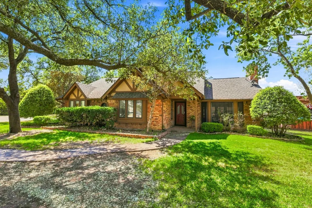 11513 Ridgeview Circle Fort Worth, TX 76244