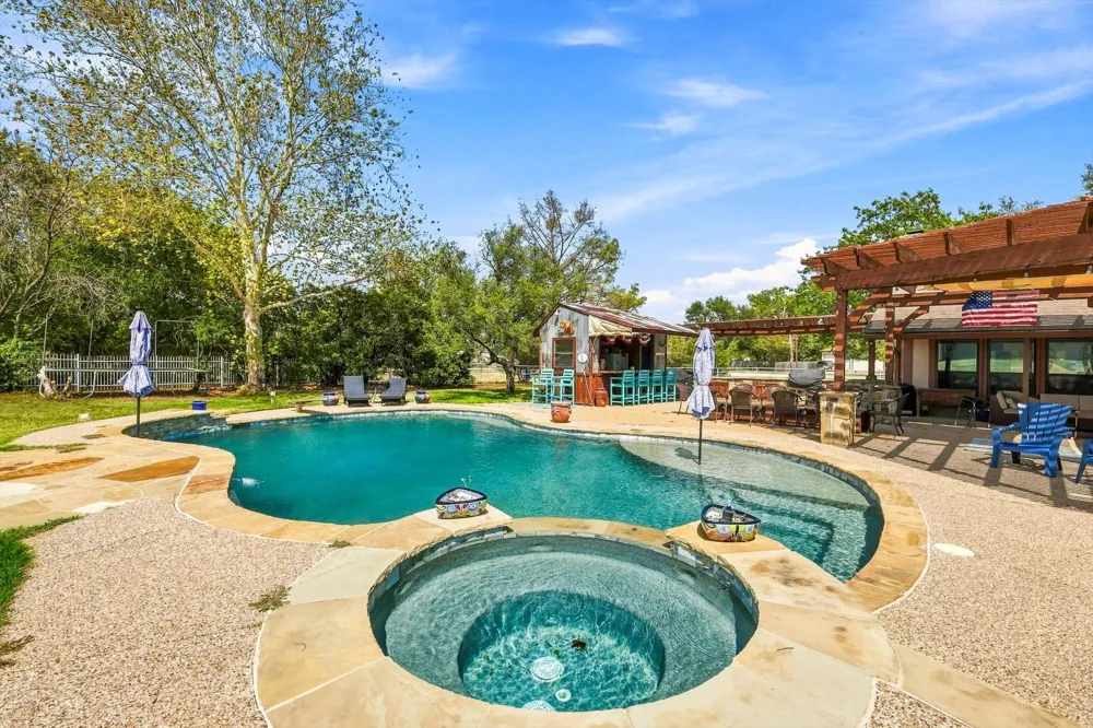 11513 Ridgeview Circle Fort Worth, TX 76244