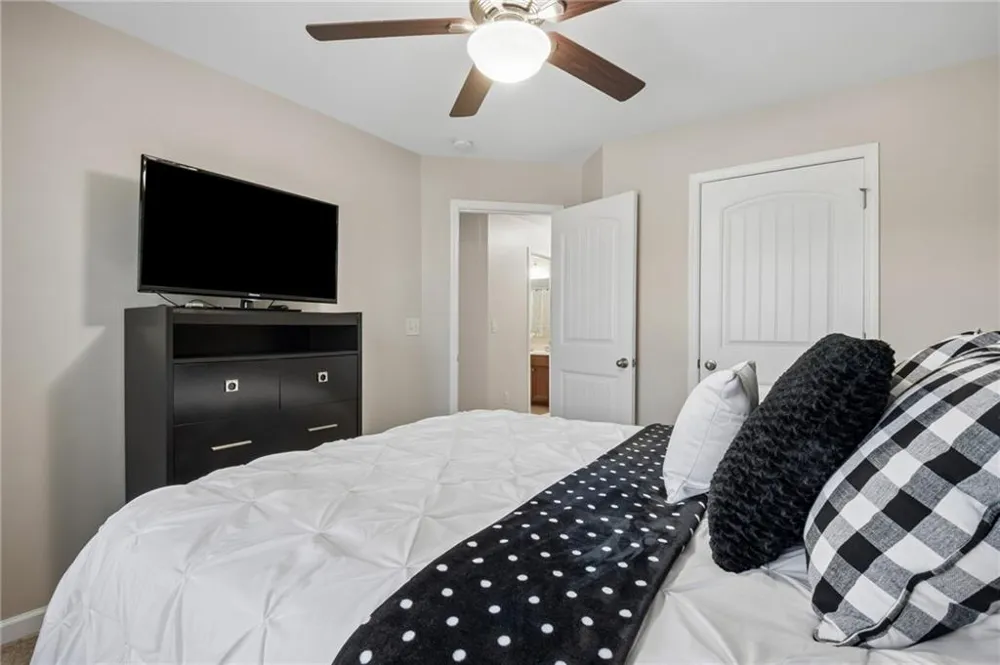 6872 Outrigger Court Flowery Branch, GA 30542