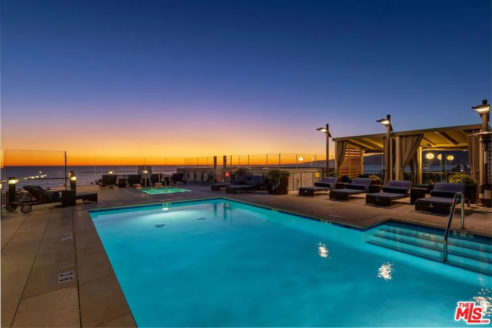 1755 Ocean Avenue #412 Santa Monica, CA 90401