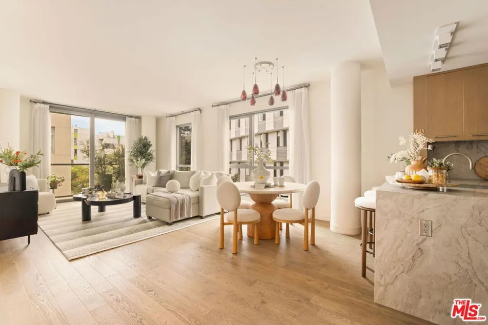 1755 Ocean Avenue #412 Santa Monica, CA 90401