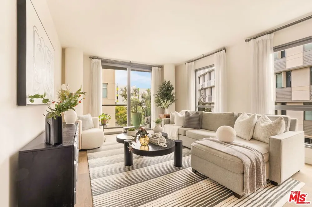 1755 Ocean Avenue #412 Santa Monica, CA 90401