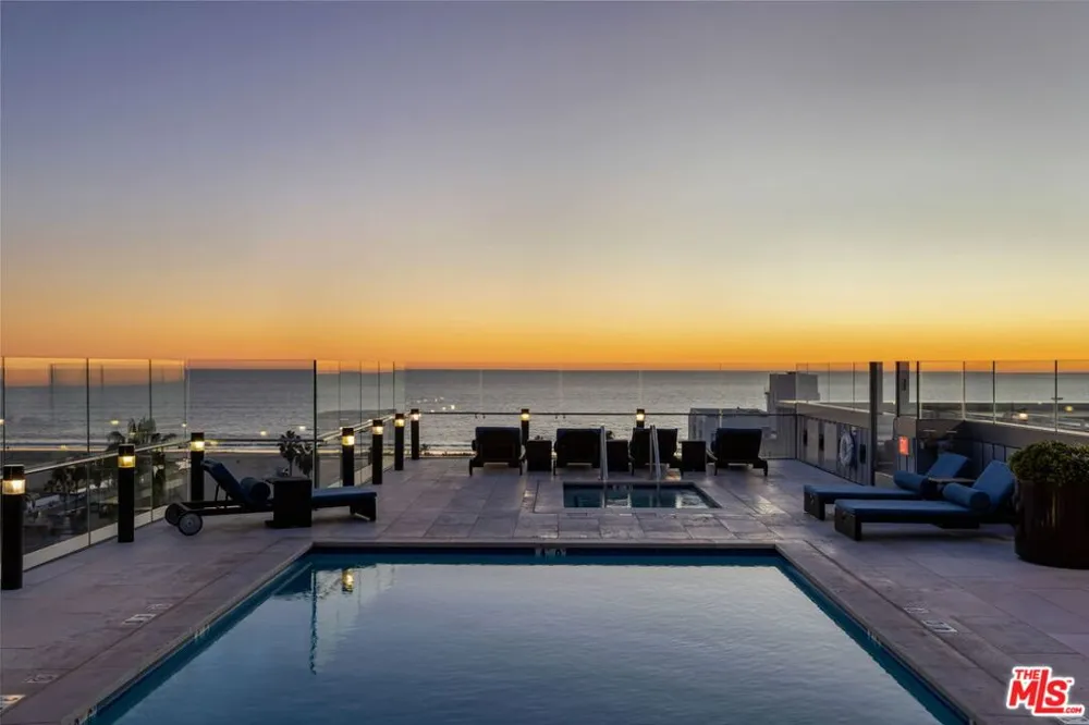 1755 Ocean Avenue #412 Santa Monica, CA 90401