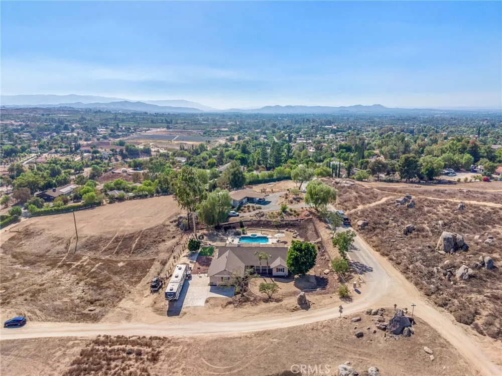 8015 Gopher Gulch Road Riverside, CA 92506