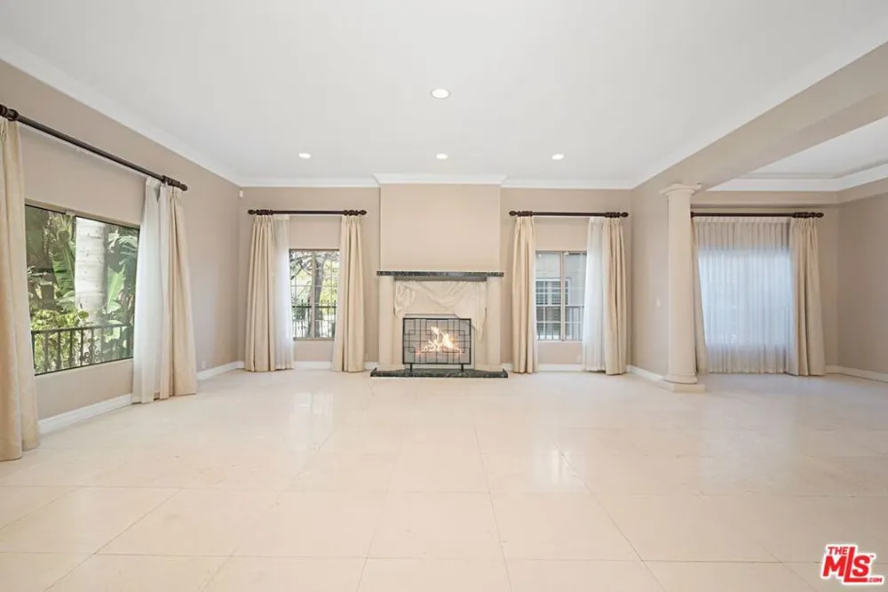 3836 Mound View Avenue Studio City, CA 91604