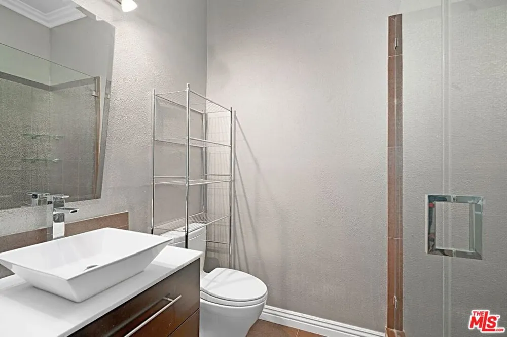 3836 Mound View Avenue Studio City, CA 91604