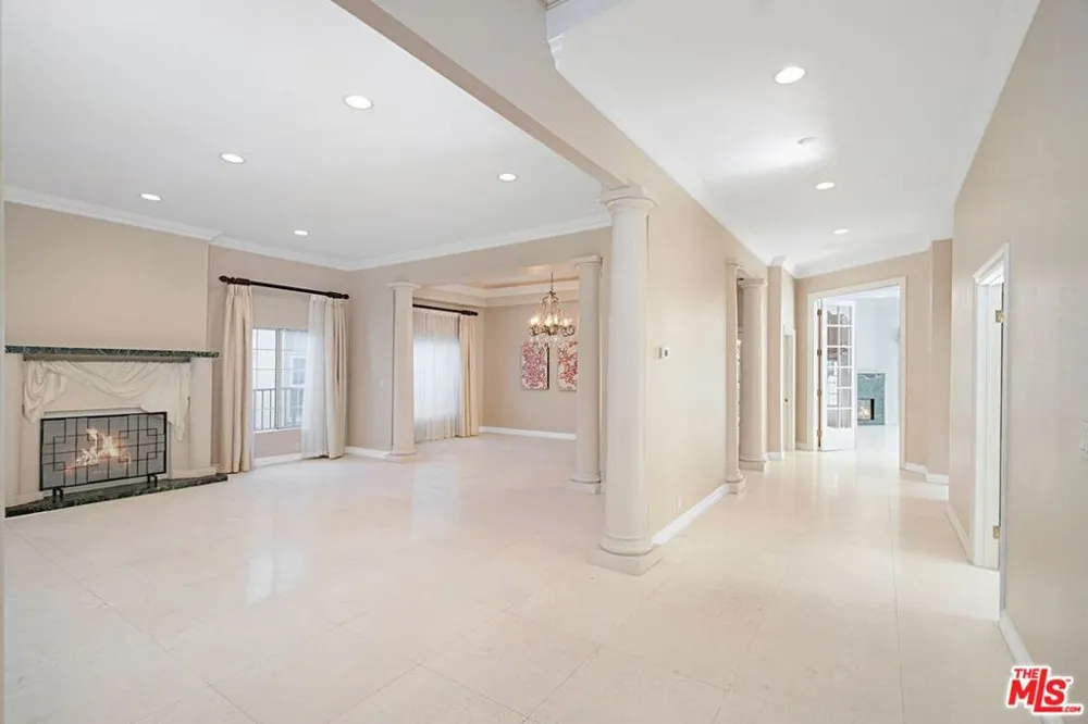 3836 Mound View Avenue Studio City, CA 91604