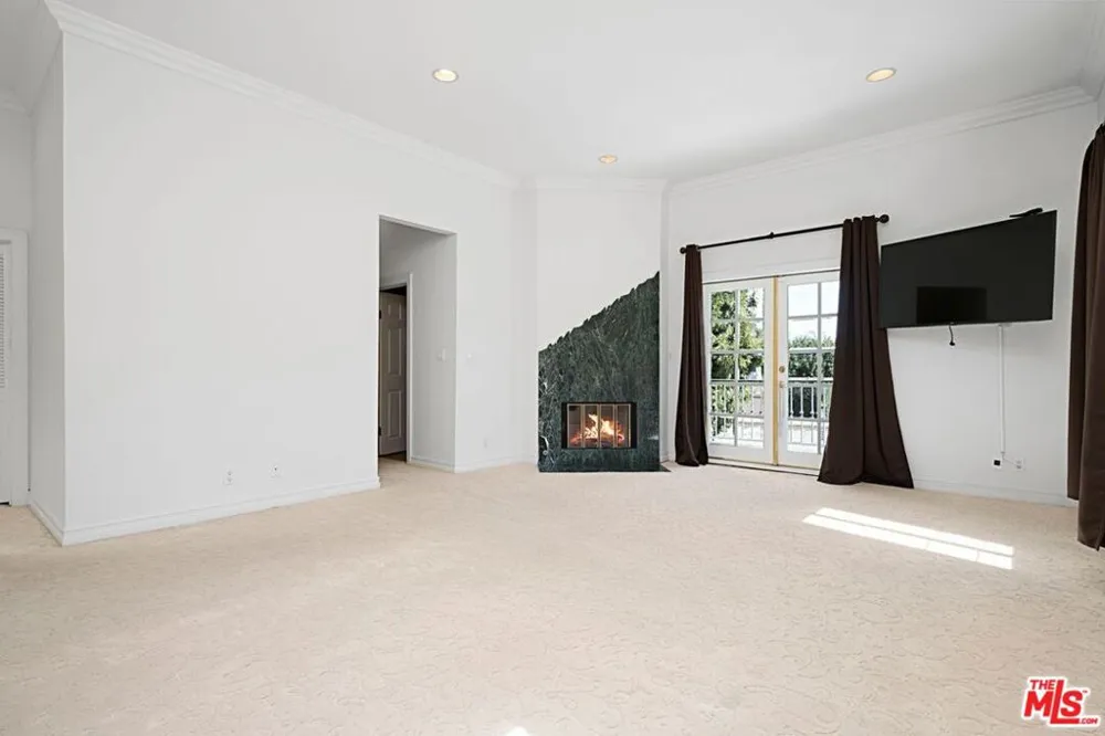 3836 Mound View Avenue Studio City, CA 91604