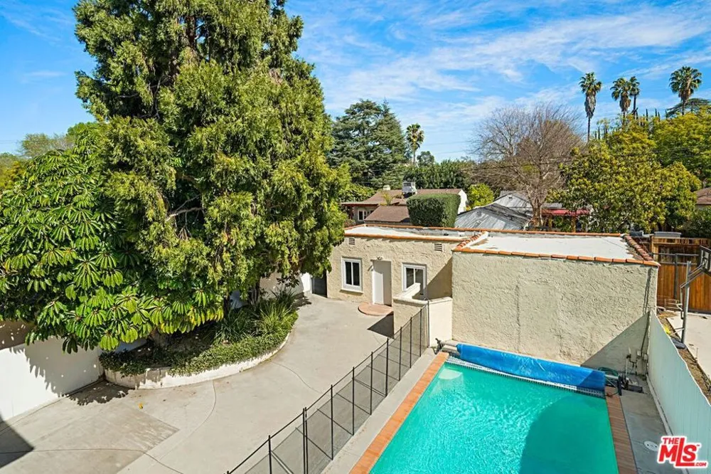 3836 Mound View Avenue Studio City, CA 91604