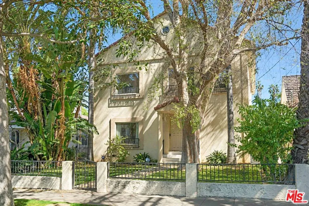 3836 Mound View Avenue Studio City, CA 91604