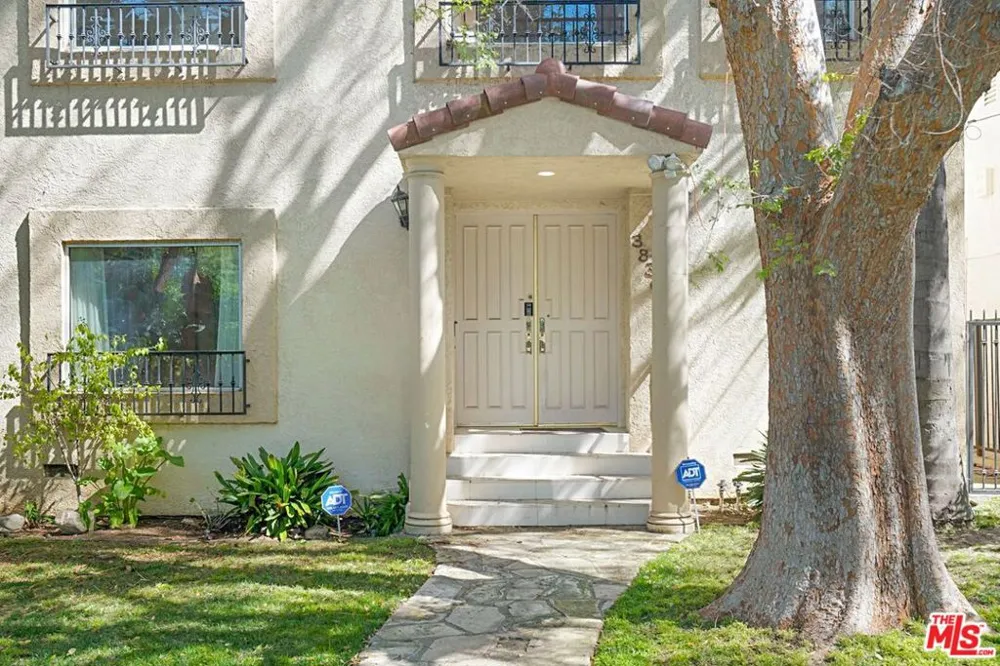 3836 Mound View Avenue Studio City, CA 91604